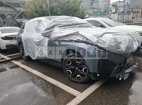 Photo 2 of 19: 2022 BMW iX xDrive50, VIN WBY11CF05NCH80059 — Korean insurance auction