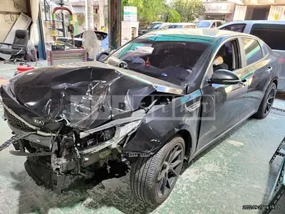 Photo 1 of 42: 2016 Kia K5, VIN KNAGX411BGA089735 — Korean insurance auction