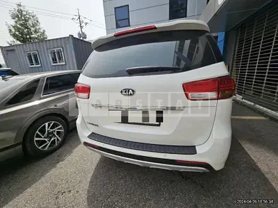 Photo 1 of 20: 2015 Kia Carnivals — Korean insurance auction
