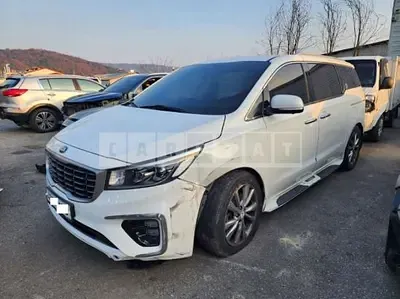 Photo 1 of 15: 2019 Kia Carnival, VIN KNAME81ABKS600027 — Korean insurance auction