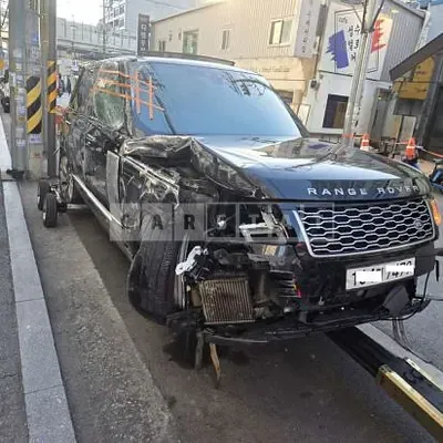 Photo 1 of 48: 2020 Land Rover Range Rover SDV8, VIN SALGA3BJ2LA403858 — Korean insurance auction