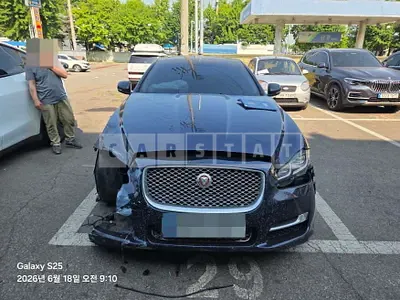 Photo 1 of 8: 2017 Jaguar XJ 3.0d — Korean insurance auction