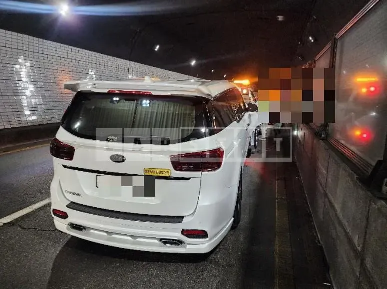 Photo 2 of 6: 2018 Kia Carnivals — Korean insurance auction