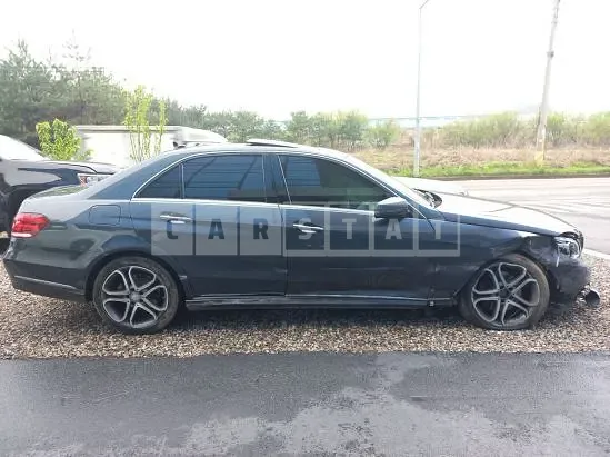 Photo 2 of 25: 2015 Mercedes-Benz E250 BlueTec 4Matic — Korean insurance auction