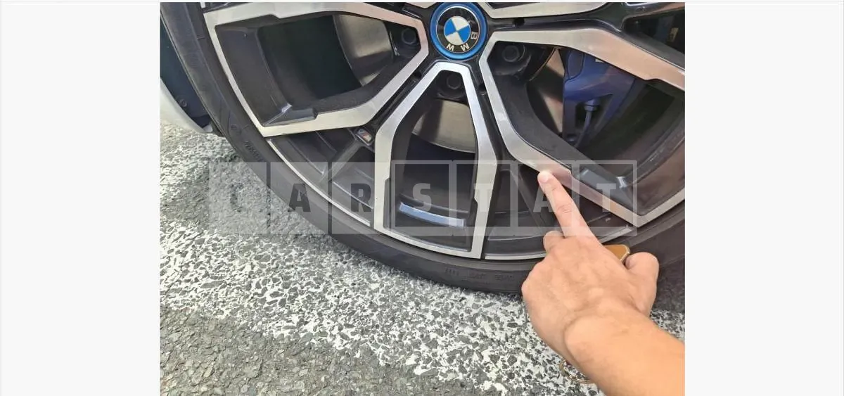 Photo 3 of 3: 2023 BMW (parts) 530e Wheels — Korean insurance auction
