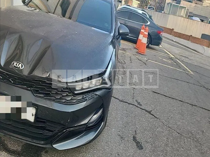 Photo 2 of 17: 2020 Kia K5 — Korean insurance auction