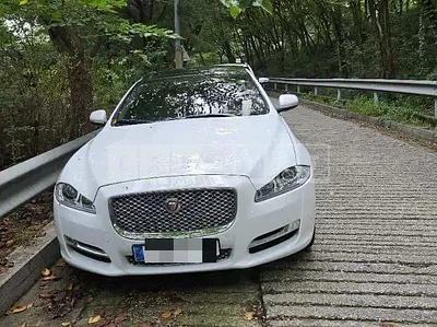 Photo 1 of 25: 2017 Jaguar XJ 2.0P, VIN SAJAA10SXHPW09559 — Korean insurance auction