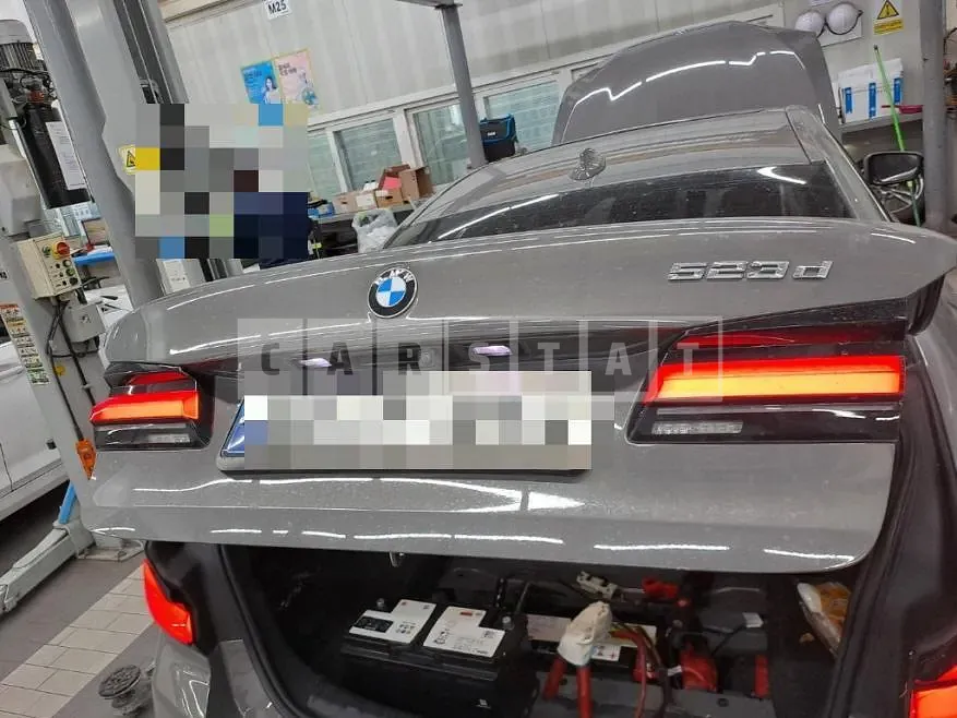 Photo 2 of 89: 2021 BMW 523d — Korean insurance auction