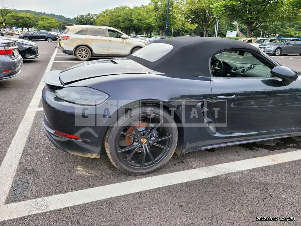 Photo 2 of 13: 2022 Porsche 718 Baxter, VIN WP0CA2984NS206643 — Korean insurance auction