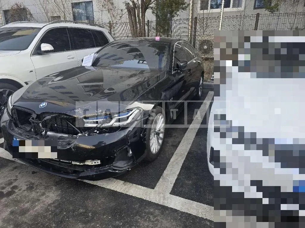 Photo 2 of 18: 2022 BMW 530e — Korean insurance auction