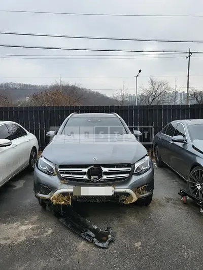 Photo 1 of 32: 2018 Mercedes-Benz GLC350 e 4Matic — Korean insurance auction