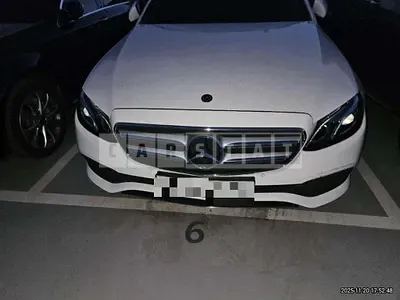 Photo 1 of 30: 2019 Mercedes-Benz E300 — Korean insurance auction