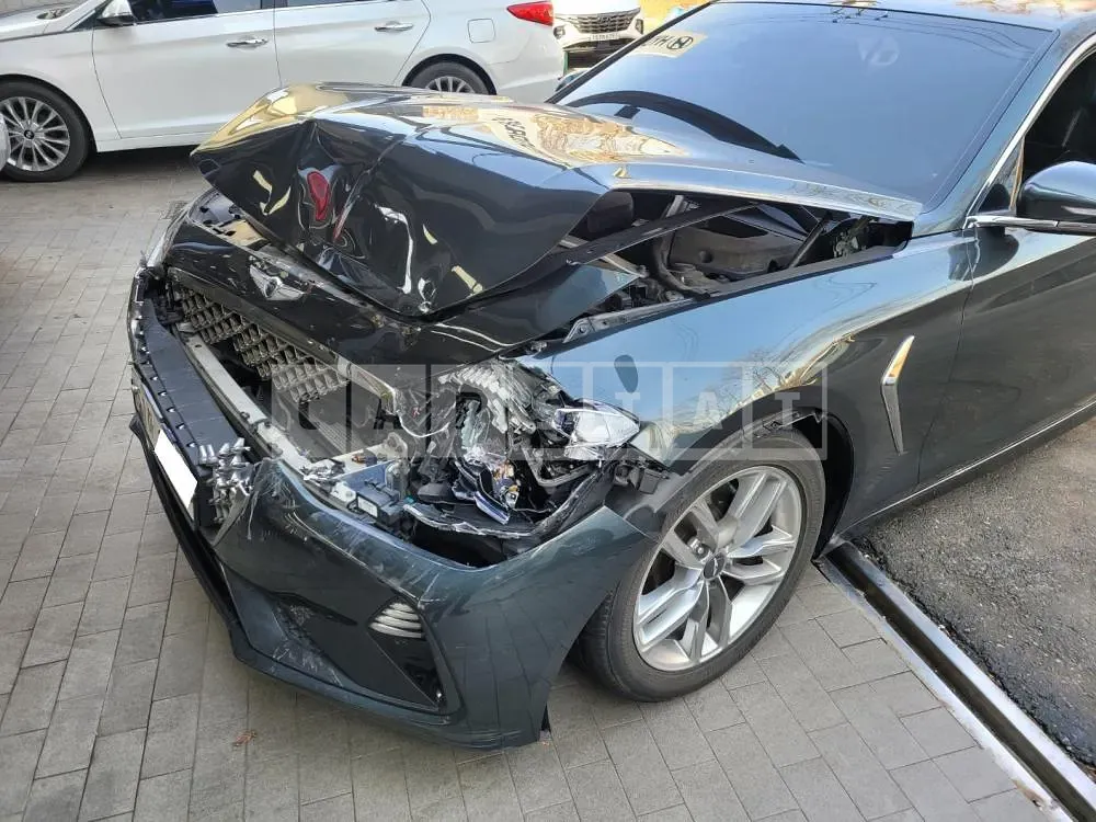 Photo 2 of 14: 2018 Genesis G70, VIN KMTG441BDJU009646 — Korean insurance auction