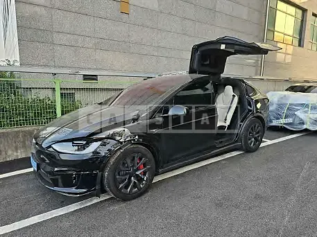 Photo 2 of 10: 2024 Tesla Model X — Korean insurance auction