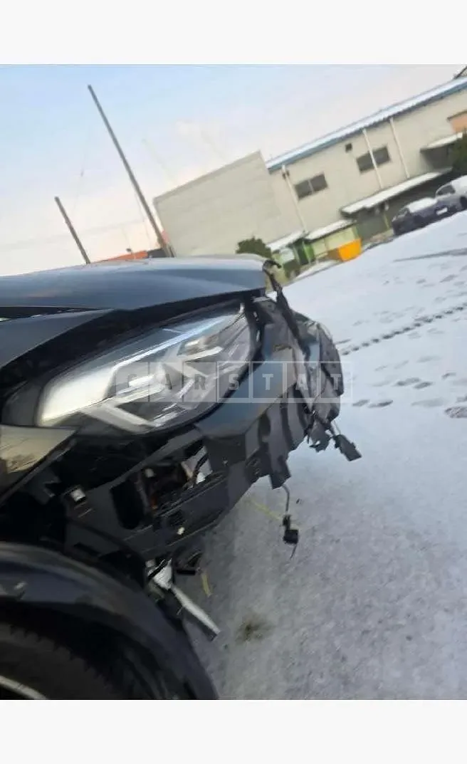Photo 2 of 37: 2022 BMW X4 xDrive20i — Korean insurance auction
