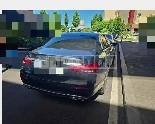Photo 2 of 17: 2020 Mercedes-Benz E250 — Korean insurance auction