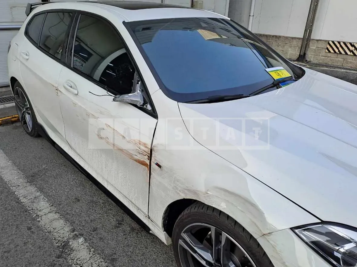 Photo 2 of 40: 2021 BMW 118d, VIN WBA7M9108M7J77833 — Korean insurance auction