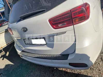 Photo 1 of 28: 2019 Kia Carnival, VIN KNAMC81ABKS581196 — Korean insurance auction