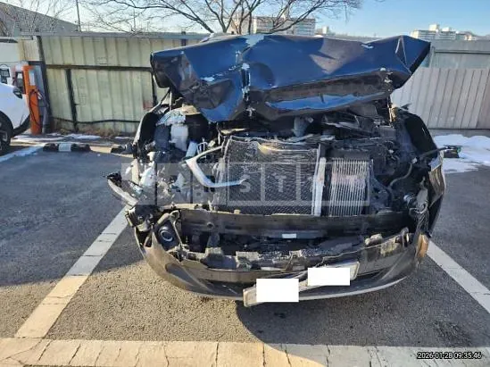 Photo 2 of 10: 2018 Kia Sorento, VIN KNAPG81ABJA391443 — Korean insurance auction