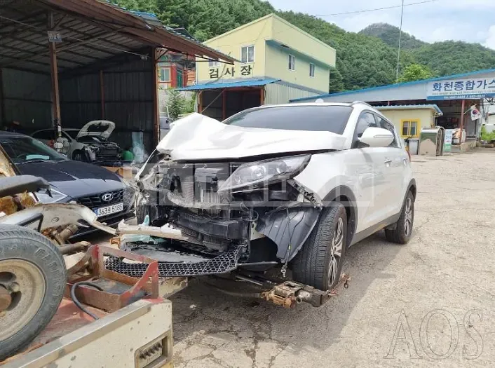 Photo 2 of 16: 2015 Kia Sportage, VIN KNAPE813BFK757602 — Korean insurance auction