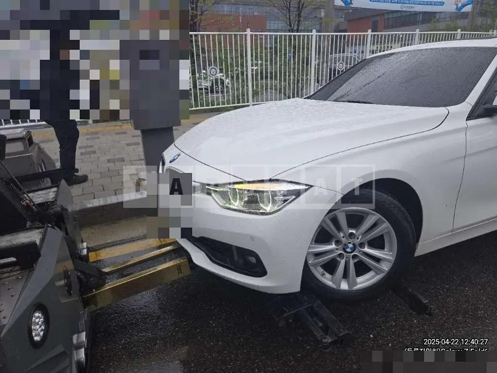 Photo 2 of 15: 2017 BMW 320d EfficientDynamics Edi — Korean insurance auction