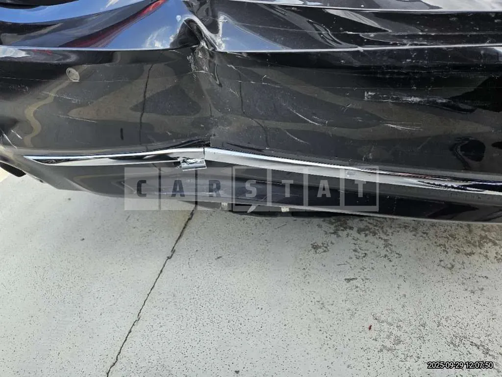 Photo 2 of 38: 2018 BMW 520i — Korean insurance auction