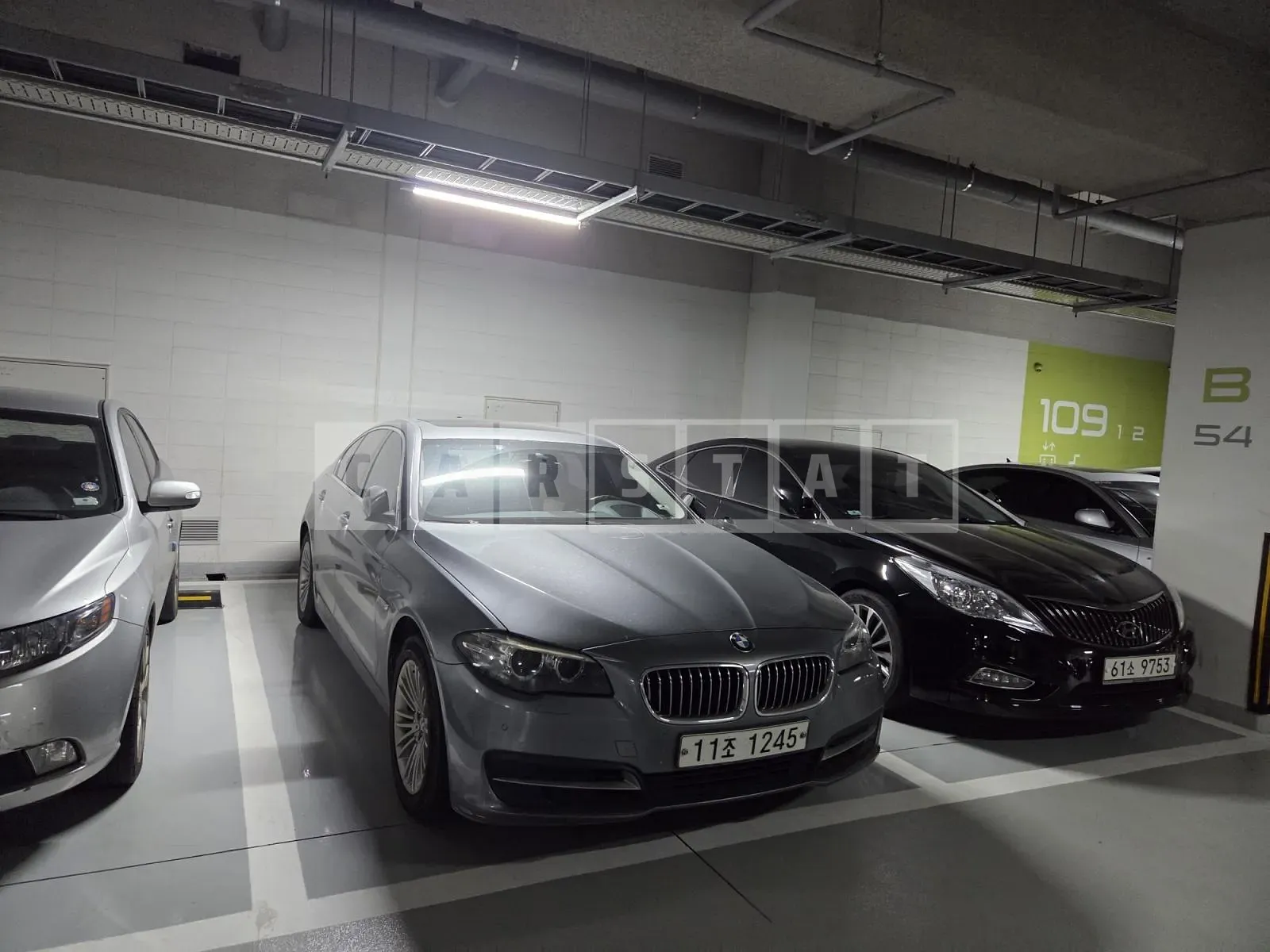 Photo 2 of 3: 2015 BMW 5 Series (6th Gen) 520d xDrive, VIN WBA5E7104FG153217 — Korean insurance auction