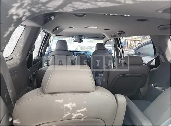 Photo 2 of 10: 2019 Kia Carnival — Korean insurance auction
