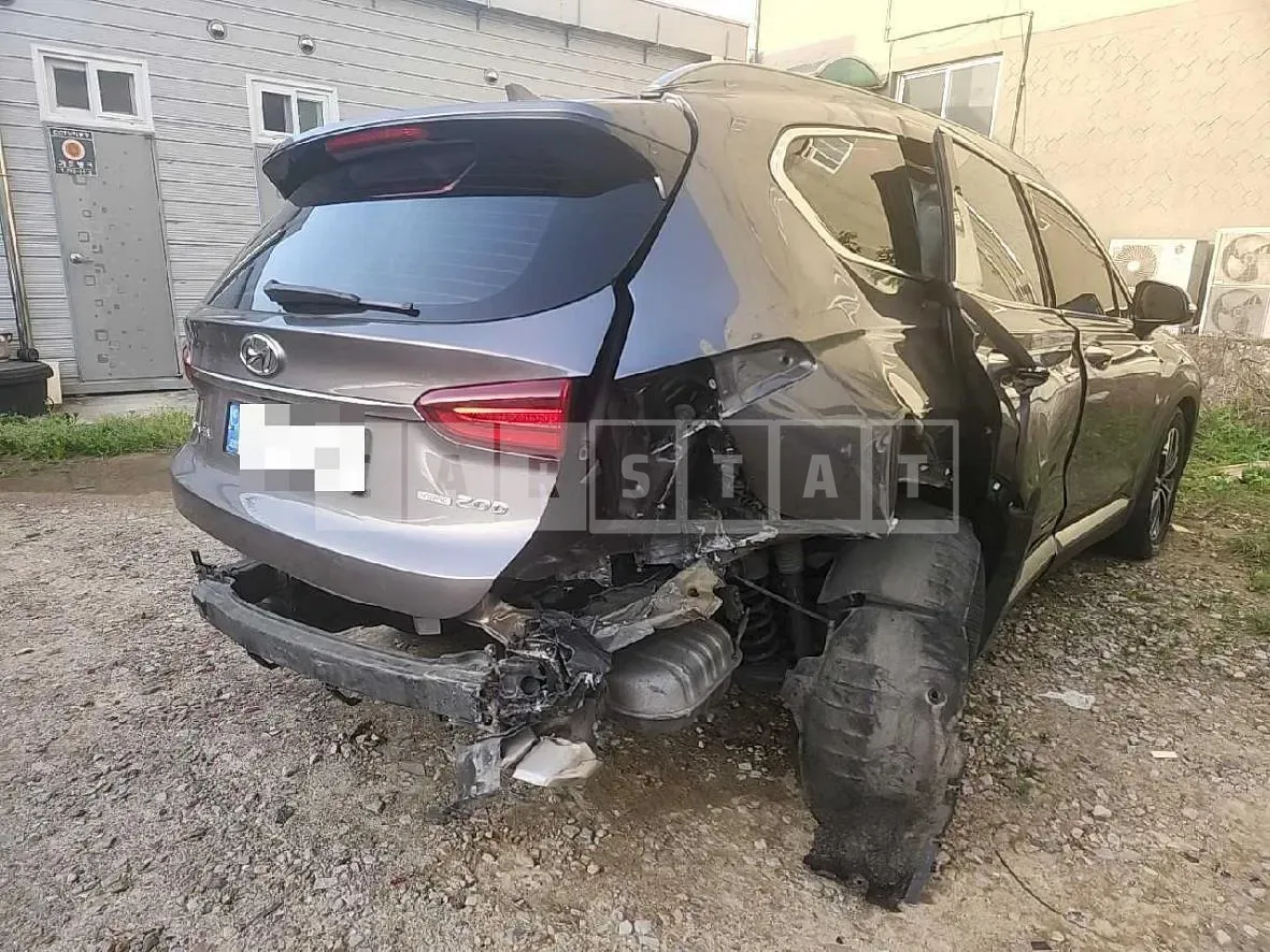 Photo 2 of 31: 2018 Hyundai Santa Fe TM 4WD — Korean insurance auction