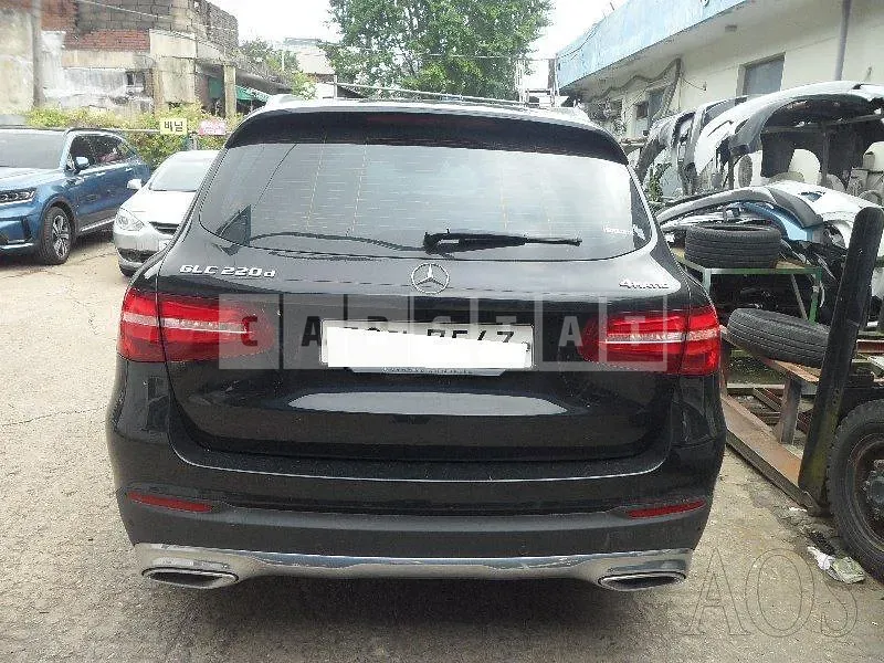 Photo 2 of 24: 2018 Mercedes-Benz GLC220d 4Matic, VIN WDC0G0FB2JF336276 — Korean insurance auction