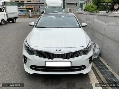 Photo 1 of 13: 2016 Kia K5, VIN KNAGX411BGA024847 — Korean insurance auction