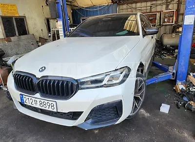 Photo 1 of 32: 2021 BMW 530i, VIN WBA71BH00MWW92496 — Korean insurance auction