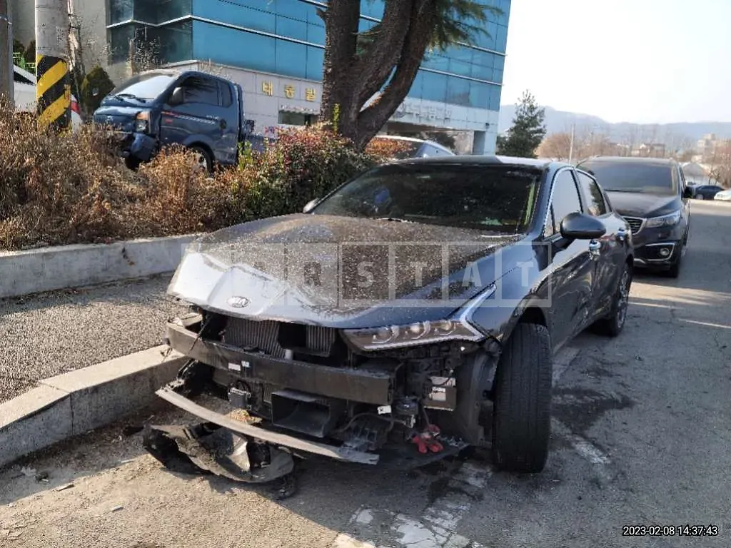Photo 2 of 15: 2021 Kia K5, VIN KNAG3412BMA118259 — Korean insurance auction