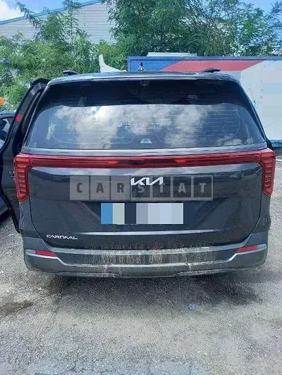 Photo 1 of 12: 2024 Kia Carnivals — Korean insurance auction