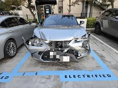 Photo 1 of 12: 2021 Lexus ES300h — Korean insurance auction