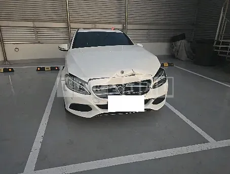 Photo 2 of 8: 2018 Mercedes-Benz C350e — Korean insurance auction