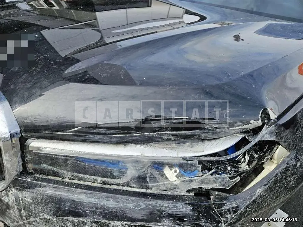 Photo 2 of 15: 2021 BMW 740d xDrive — Korean insurance auction