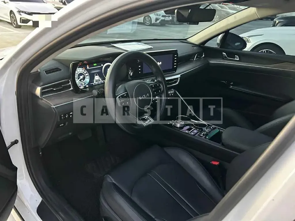 Photo 2 of 10: 2022 Kia K5 — Korean insurance auction