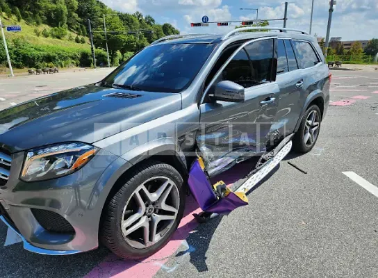 Photo 2 of 50: 2017 Mercedes-Benz GLS350d 4Matic, VIN WDCDF2EE1HA915858 — Korean insurance auction