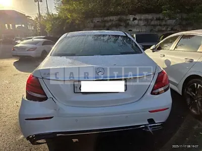 Photo 1 of 17: 2019 Mercedes-Benz E220 d, VIN WDDZF0EB6KA621455 — Korean insurance auction