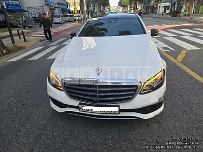 Photo 1 of 5: 2017 Mercedes-Benz E 300, VIN WDDZF4JB4HA055530 — Korean insurance auction
