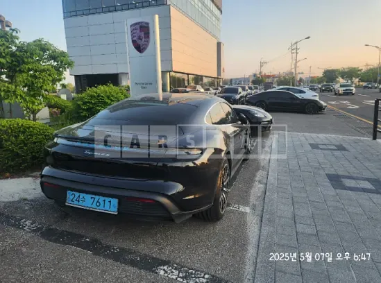 Photo 2 of 15: 2021 Porsche Taycan 4S (High) — Korean insurance auction