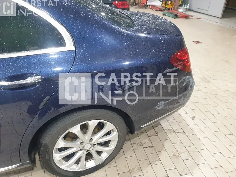 Photo 2 of 16: 2017 Mercedes-Benz E300 4Matic, VIN WDDZF4KB2HA159741 — Korean insurance auction