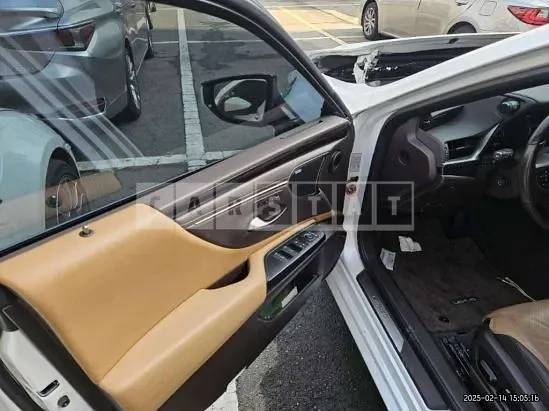 Photo 2 of 26: 2021 Lexus ES300h — Korean insurance auction