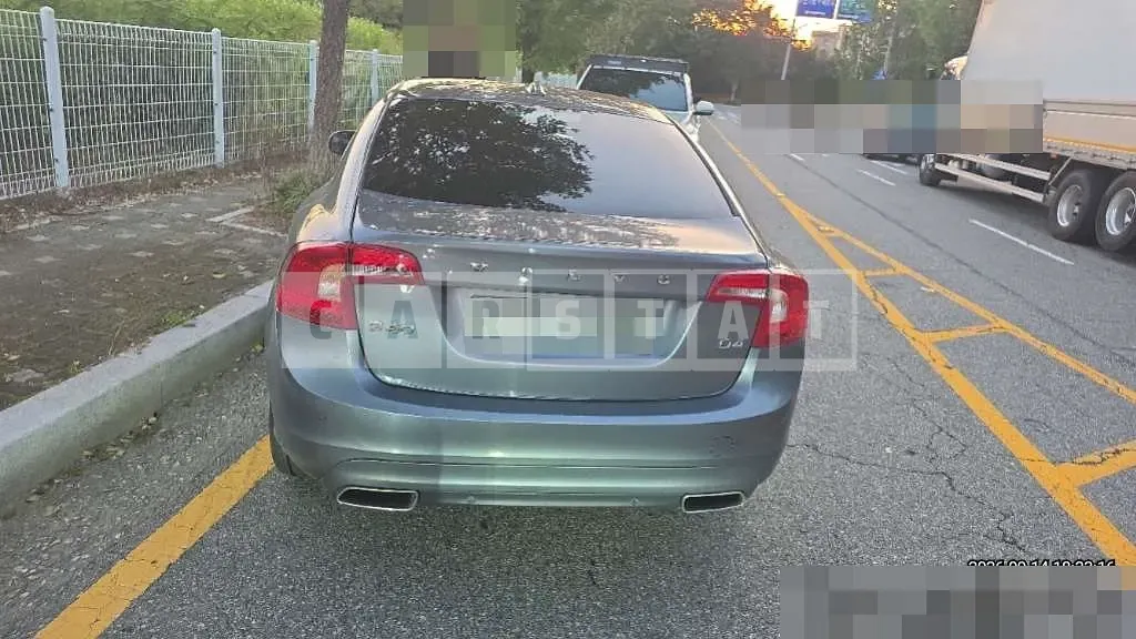 Photo 2 of 16: 2016 Volvo S60D4 — Korean insurance auction
