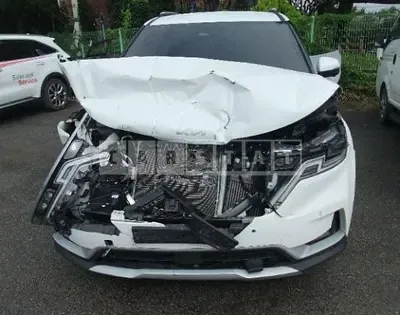 Photo 1 of 14: 2022 Kia Carnival — Korean insurance auction