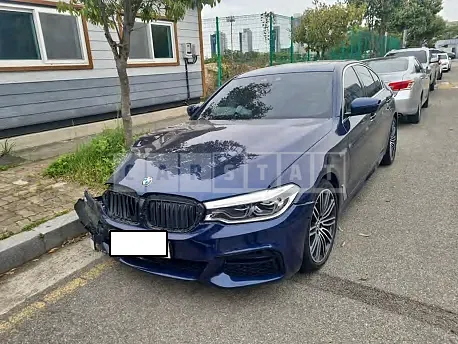 Photo 2 of 9: 2020 BMW 530i M Sport Package, VIN WBAJR5101LCD50729 — Korean insurance auction