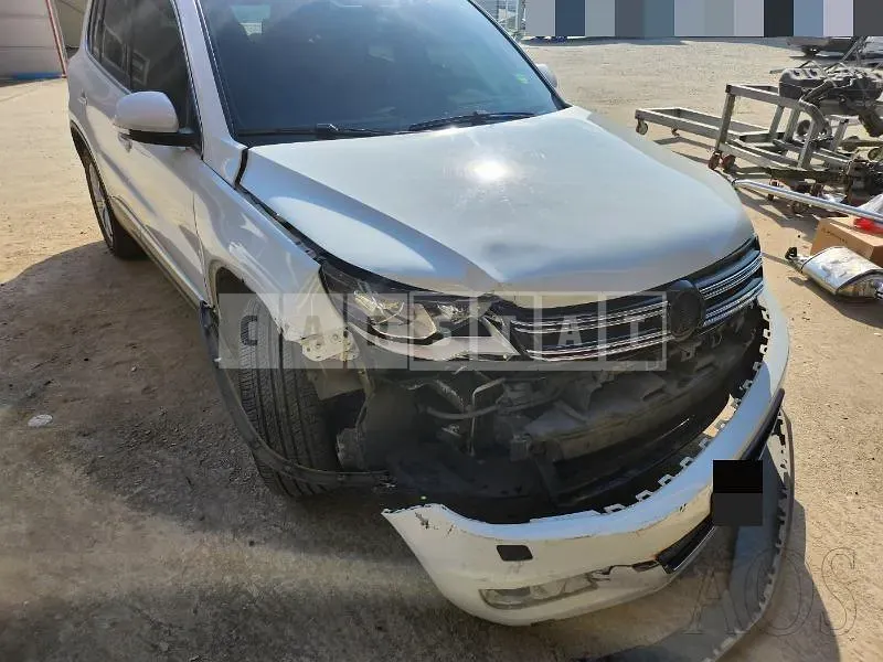 Photo 2 of 16: 2016 Volkswagen Tiguan 2.0 TDI BMT, VIN WVGZZZ5NZGW556074 — Korean insurance auction