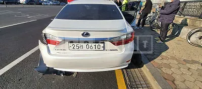Photo 1 of 16: 2016 Lexus ES300h, VIN JTHBW1GG1G2114666 — Korean insurance auction