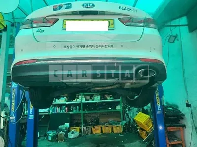 Photo 1 of 17: 2018 Kia K5 — Korean insurance auction